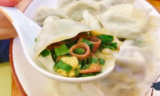 御福旺海肠饺子，鲜嫩多汁让食客大饱口福