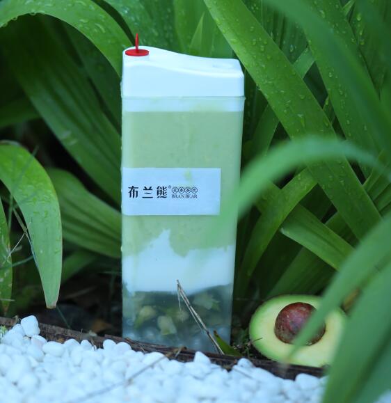 以茶会友，香花环绕，布兰熊花香茶饮浪漫的传递者